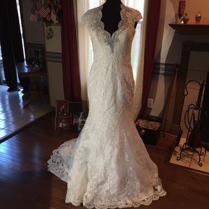 Allure Bridal Gown - Style 9318 - Ivory - Size 12